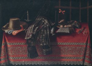 Stilleven met kledingstukken, wapens en een spiegel op een rood geborduurd tafelkleed door Carlo Manieri